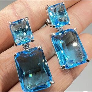 💫 New stunning sapphire square drop earrings 💫
